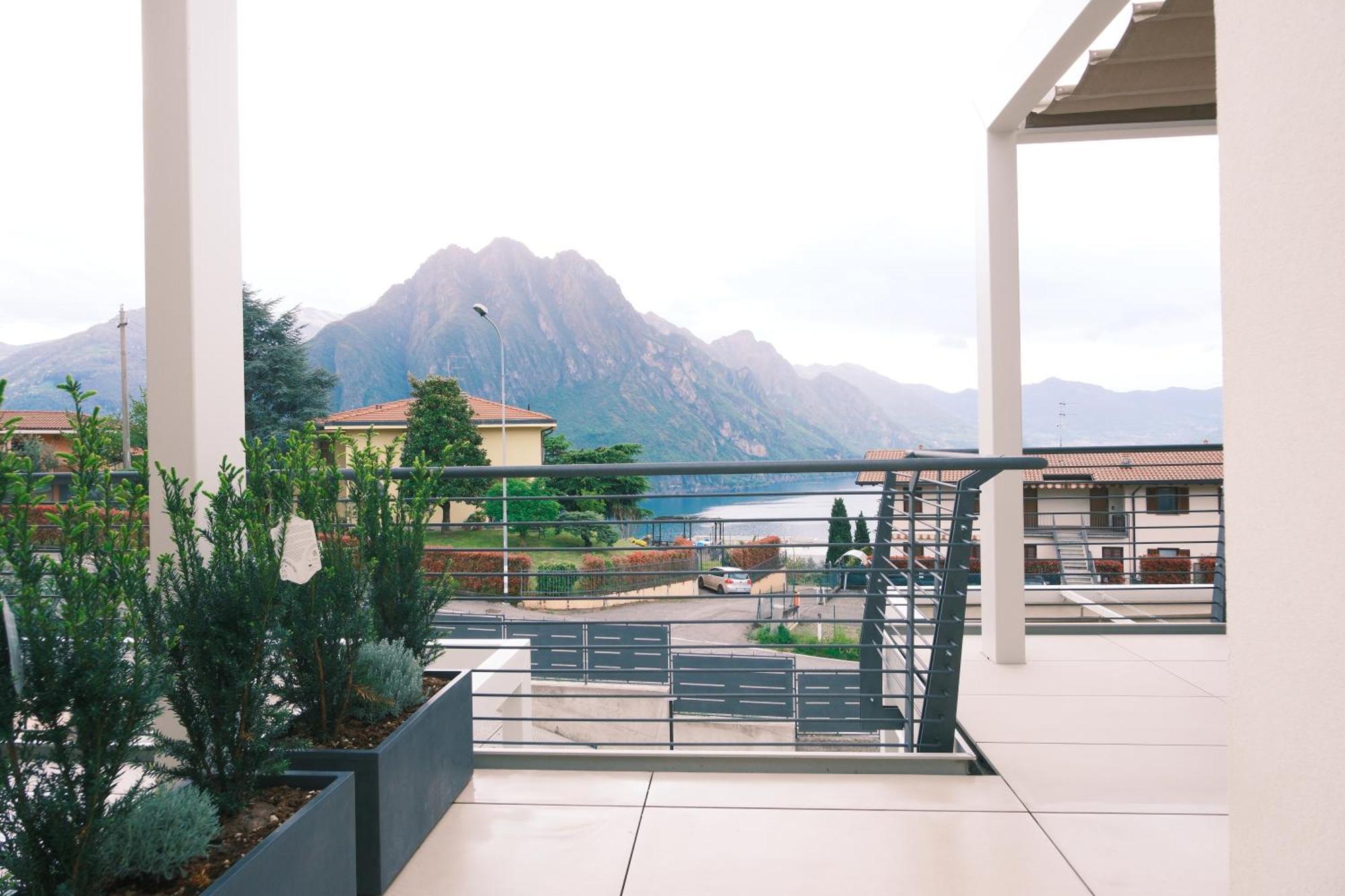 Costa Blu - Terrace Overlooking The Lake & Pool Riva di Solto Exterior foto
