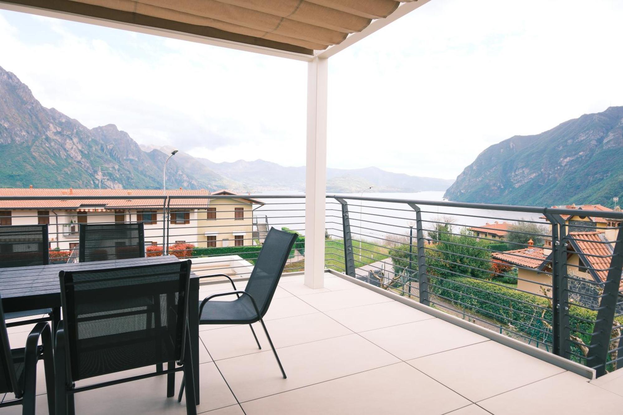 Costa Blu - Terrace Overlooking The Lake & Pool Riva di Solto Exterior foto