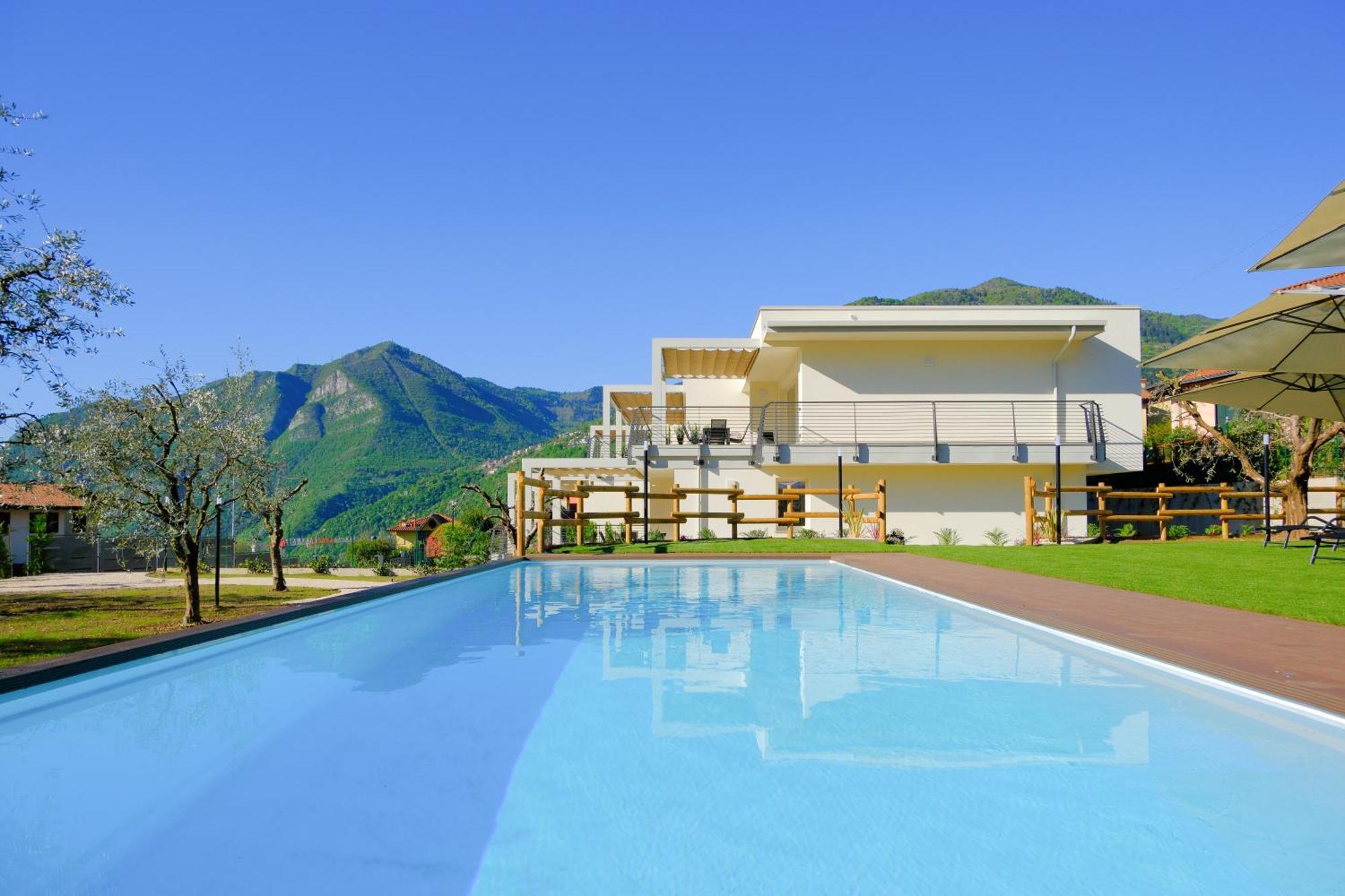 Costa Blu - Terrace Overlooking The Lake & Pool Riva di Solto Exterior foto