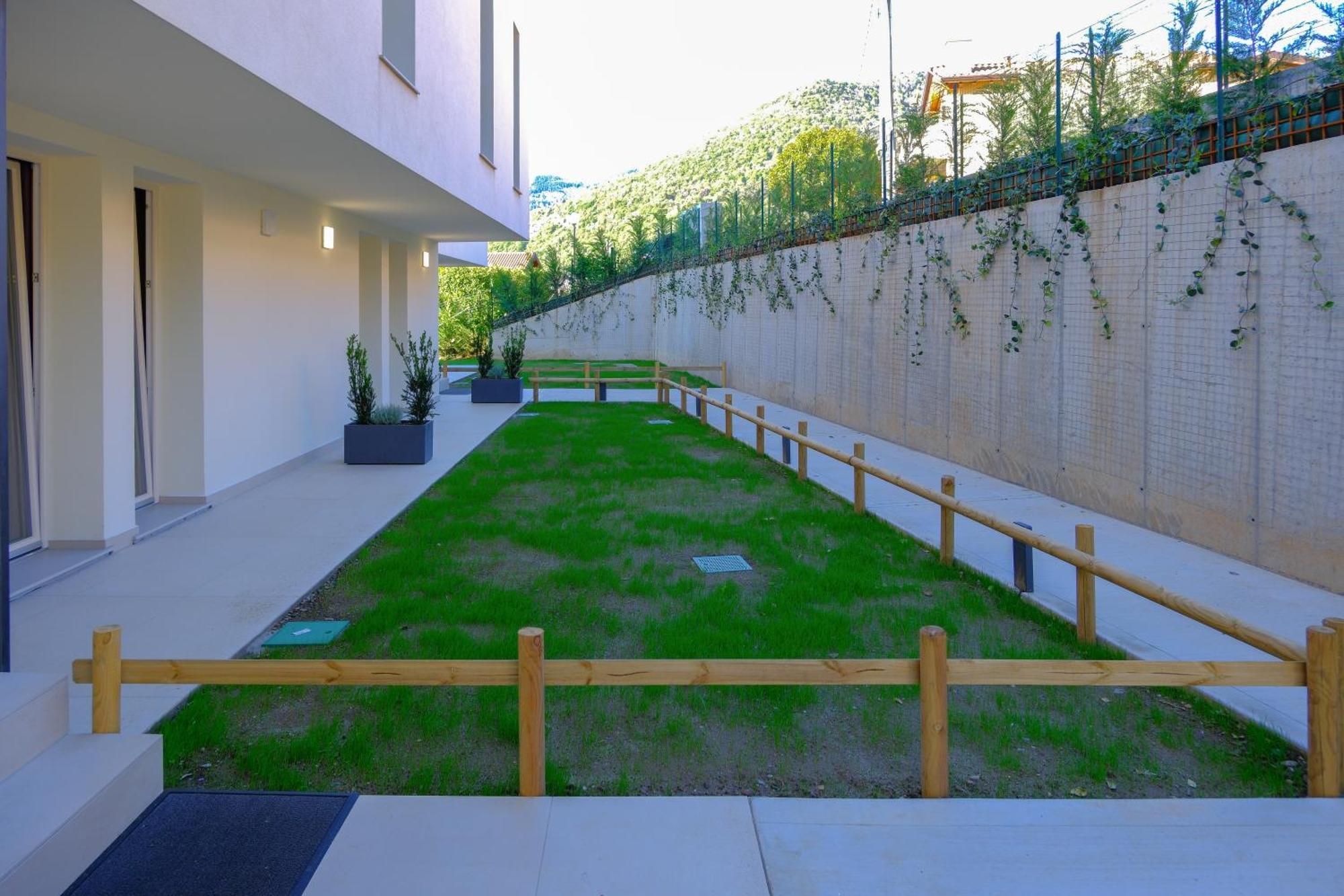 Costa Blu - Terrace Overlooking The Lake & Pool Riva di Solto Exterior foto