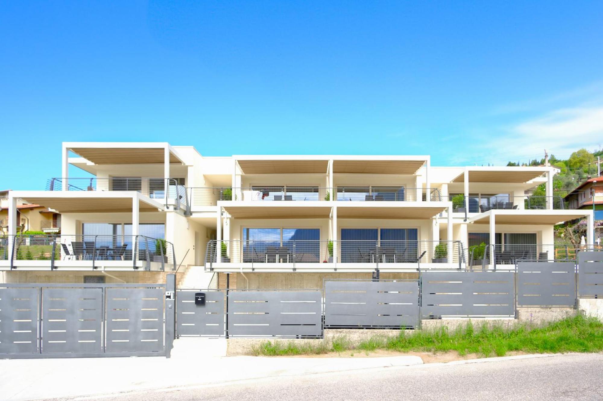 Costa Blu - Terrace Overlooking The Lake & Pool Riva di Solto Exterior foto